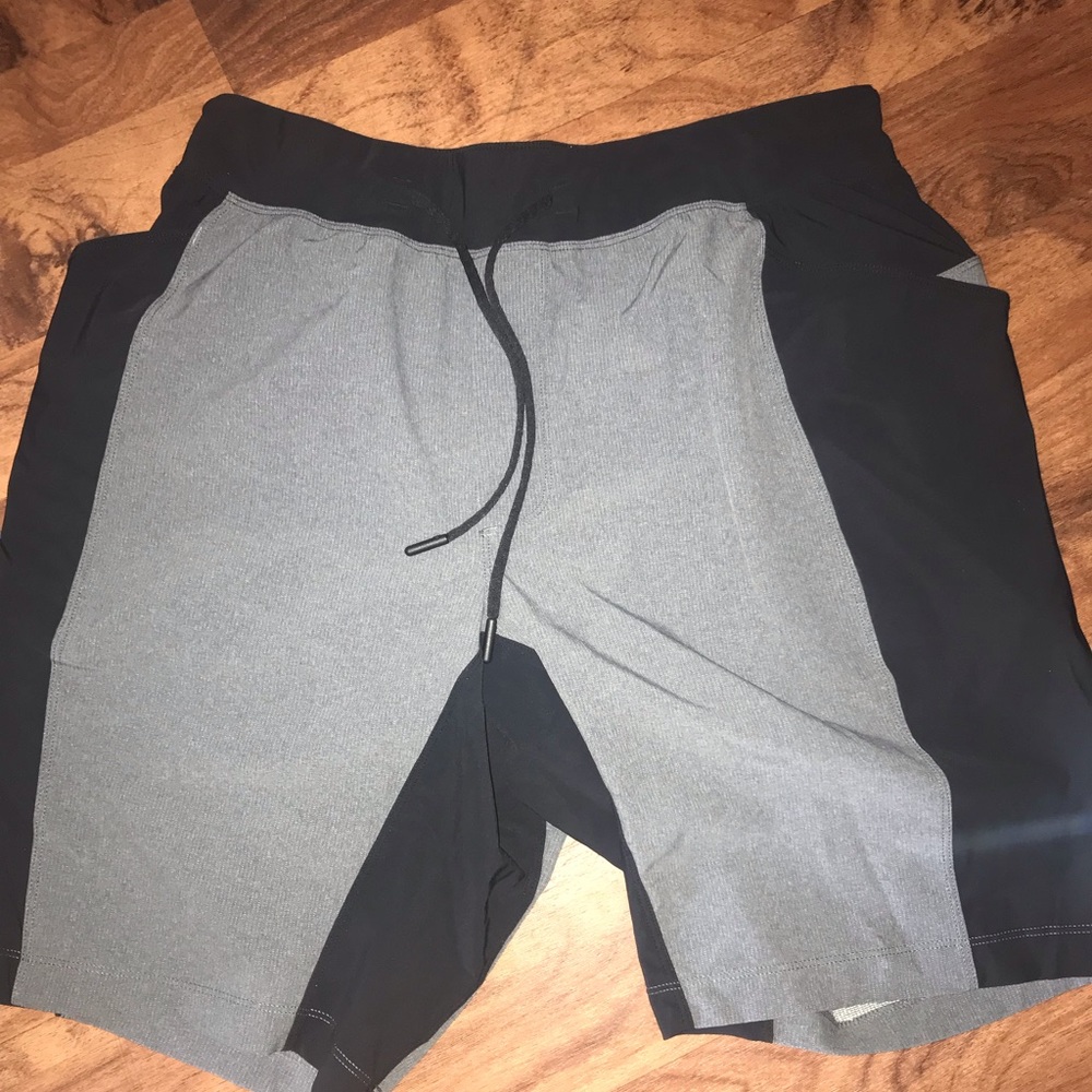 Lululemon men’s shorts medium